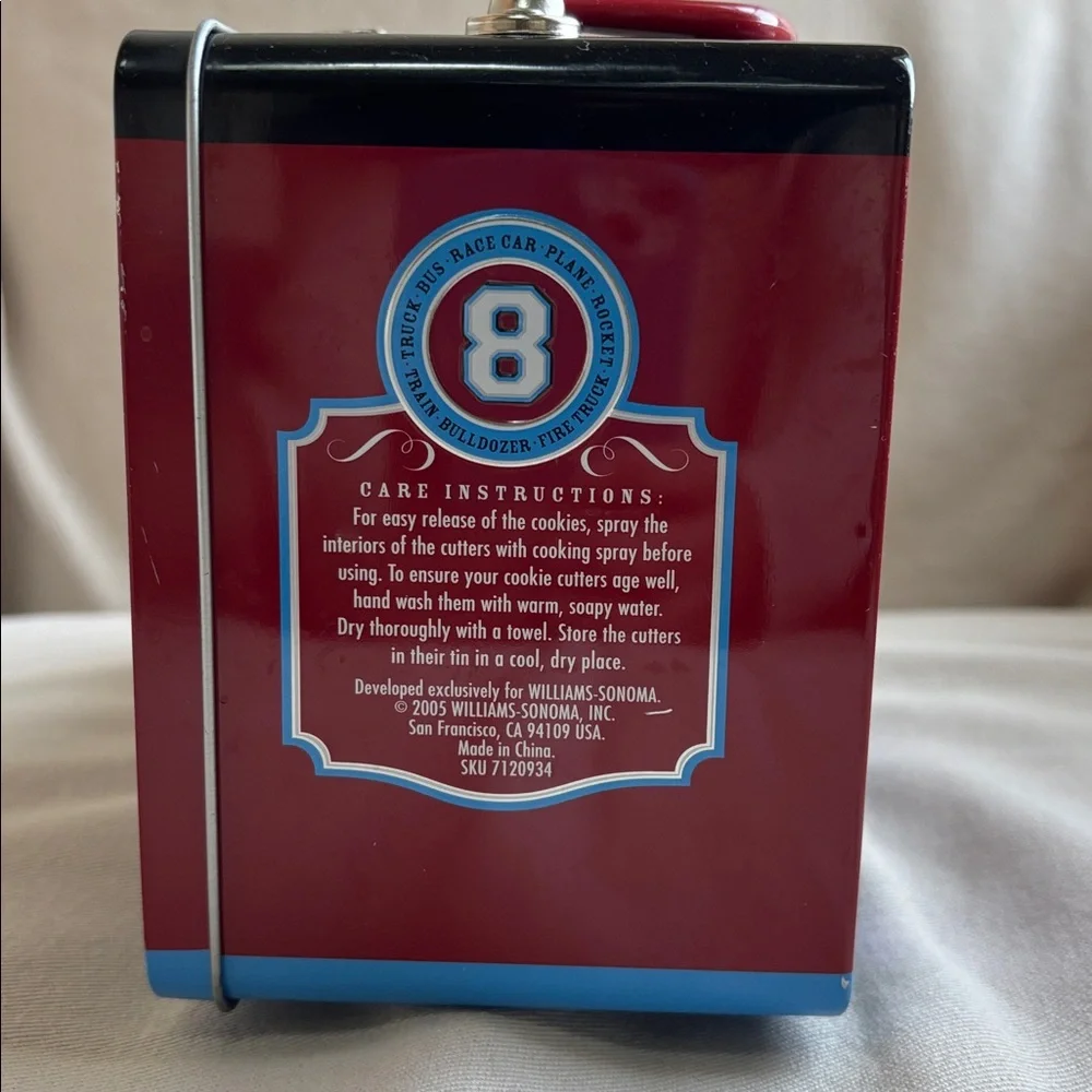 Williams Sonoma 8-Piece Cookie Cutter in Storage Tin